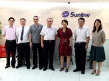 南山區(qū)政府常委、副區(qū)長羅敏一行蒞臨長亮指導(dǎo)工作