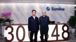 上海市委金融辦常務(wù)副主任周小全一行到訪長(zhǎng)亮科技參觀調(diào)研